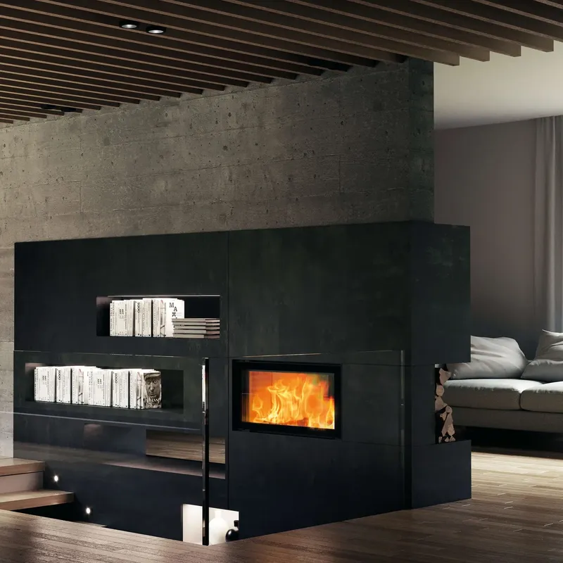 Foyer à bois Austroflamm 75x39 K II, installé dans une pièce