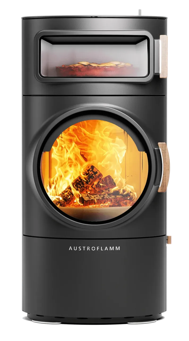 Poêle à bois Austroflamm Clou Xtra Back, installé dans une pièce