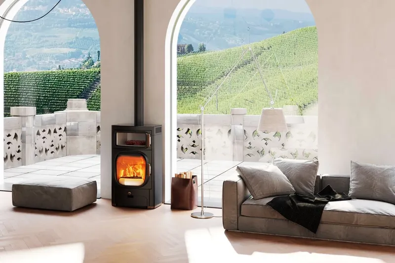 Poêle à bois Austroflamm Heidi Back 2.0, installé dans une pièce