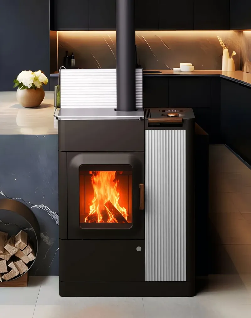 Poêle hybride bois et pellets Austroflamm Mo Duo Cook, installé dans une pièce