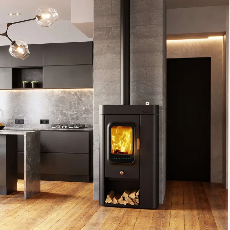 Poêle à bois Austroflamm Sina Xtra, installé dans une pièce