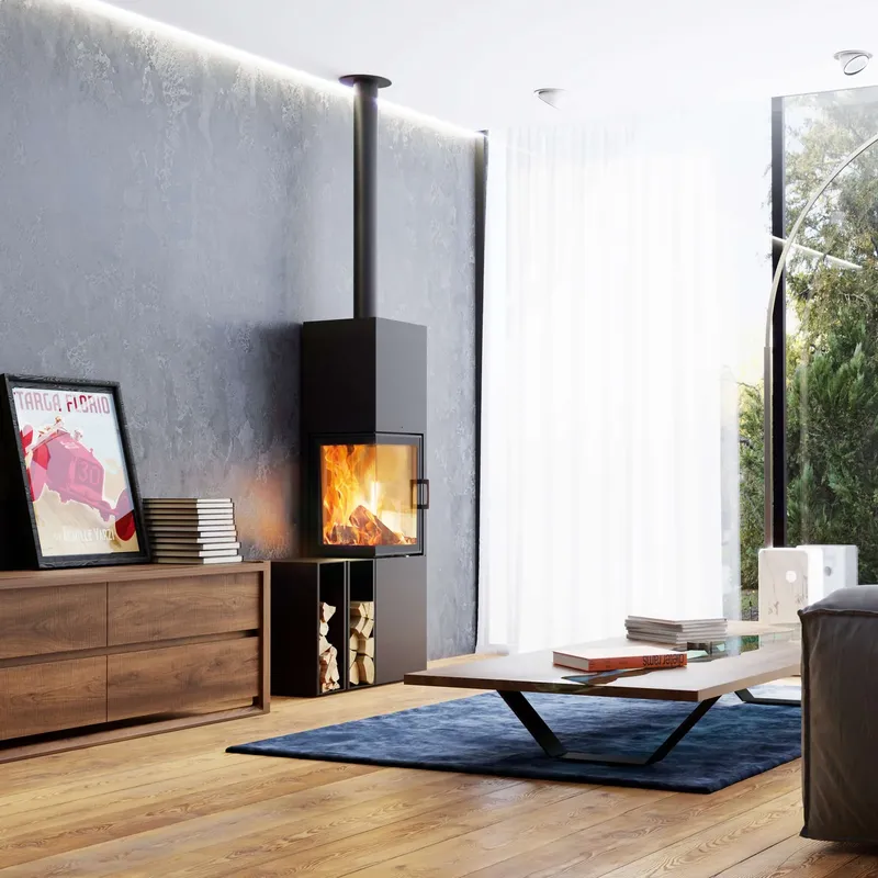 Poêle à bois Austroflamm Slim 4.0 gauche, installé dans une pièce